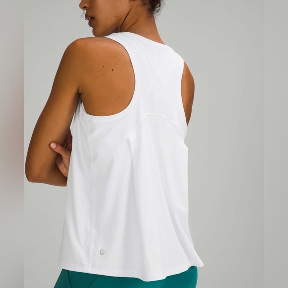 NWOT - Lululemon Essential Tank *Train in White - Size 4 - Picture 3 of 8